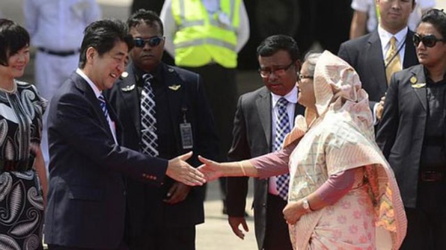 ນາຍົກລັດຖະມົນຕີຍີ່ປຸ່ນຢ້ຽມຢາມສີລັງກາ